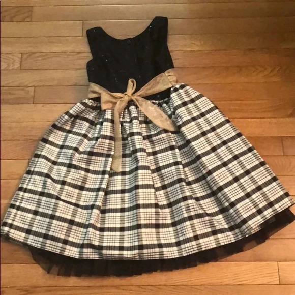 ❤️2 for  $20 Child' Dress❤️ - Picture 2 of 5